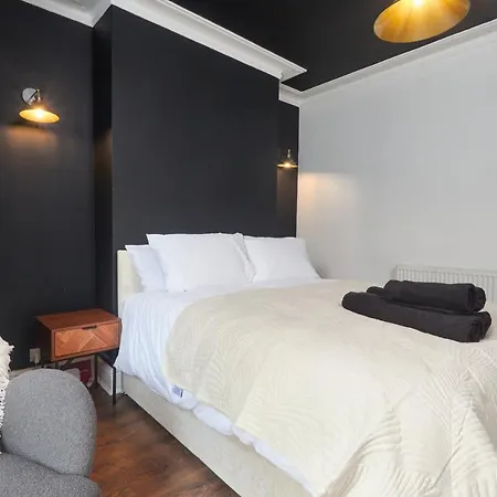 Victoria House Apartment *