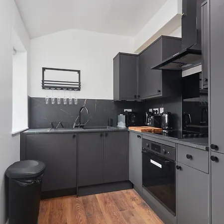 Victoria House * Leeds (West Yorkshire)